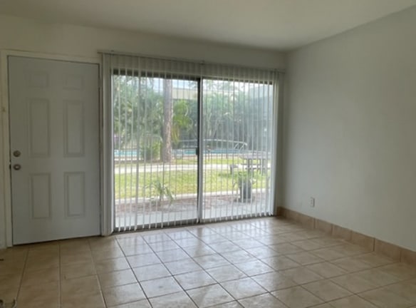 1852 Golf View Ave unit 32 - Fort Myers, FL