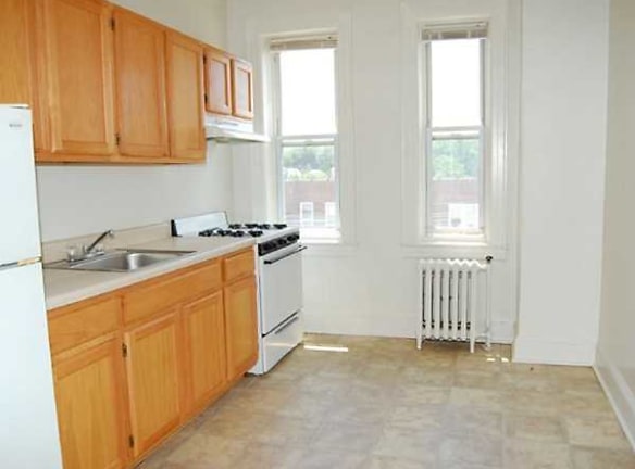 Berkeley Arms Apartment Homes - Rutherford, NJ