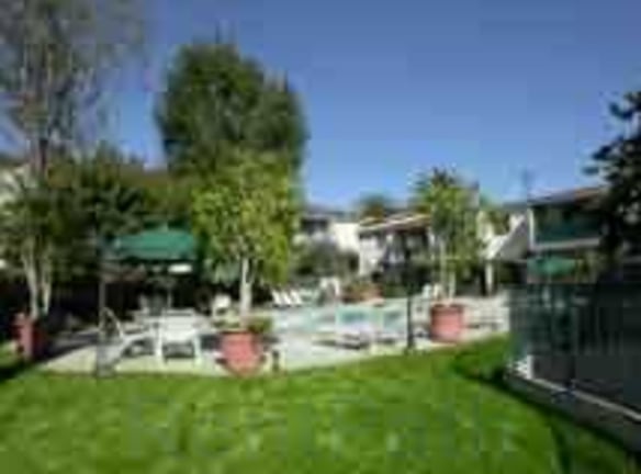 Hillside Village Apartments - Montrose, CA