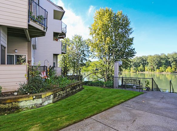 Willamette Landing Apartments