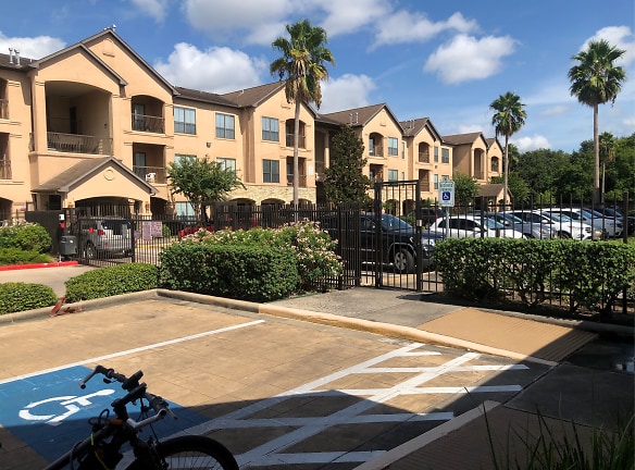 Parkway Senior Apartment Homes - Pasadena, TX