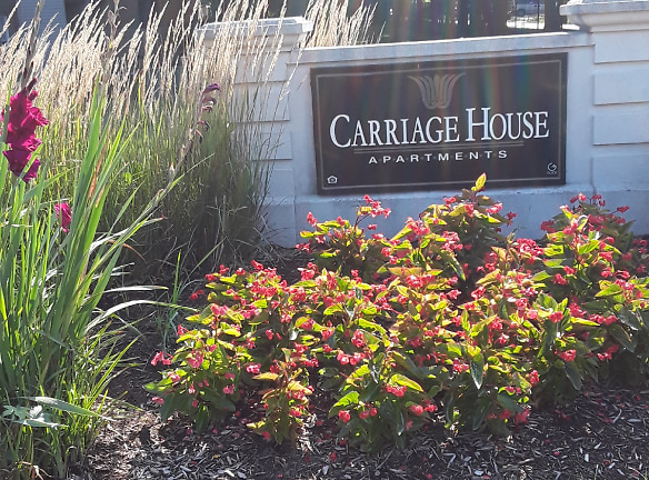Carriage House Apartments - Indianapolis, IN