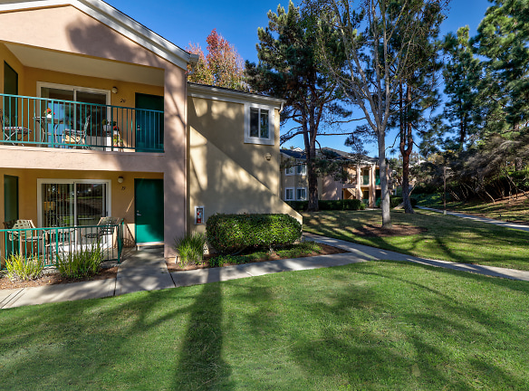 Club Torrey Pines Apartments - San Diego, CA