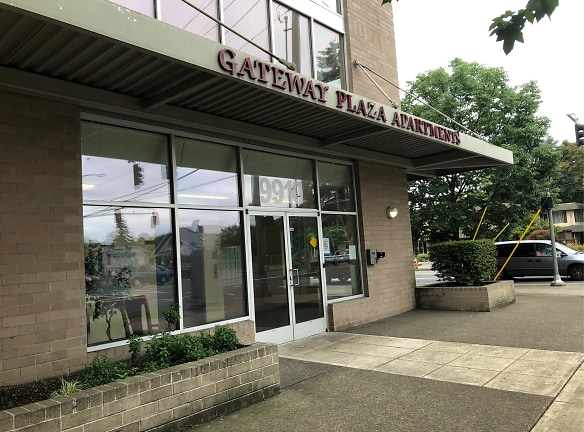 Gateway Plaza Apartments - Portland, OR