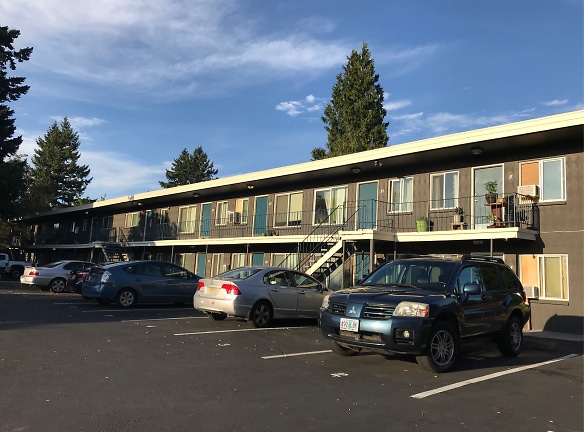 Pacific Crest Apartments - Portland, OR