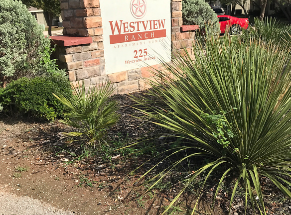 Westview Ranch Apartments - Pearsall, TX
