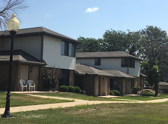 Court Place Apartments 230 Court St Pekin IL Apartments for Rent