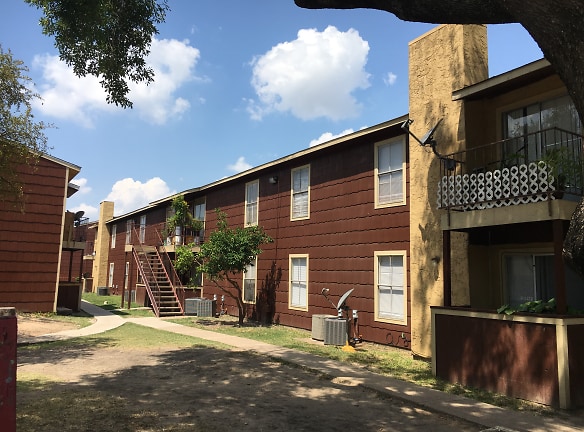 Whispering Oaks Apartments - Houston, TX