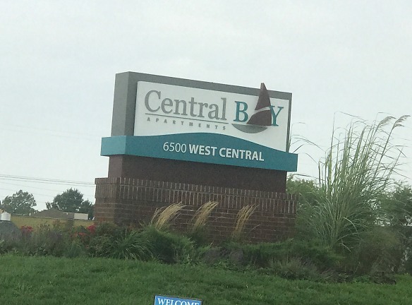 Central Bay Apartments - Wichita, KS