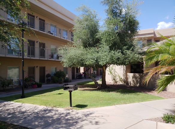 Hacienda Del Rio Apartments - Phoenix, AZ