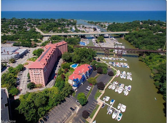 19000 Lake Rd #508 - Rocky River, OH
