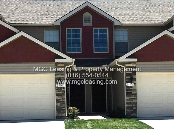 2095 SW Timbertrace Ln - Lees Summit, MO