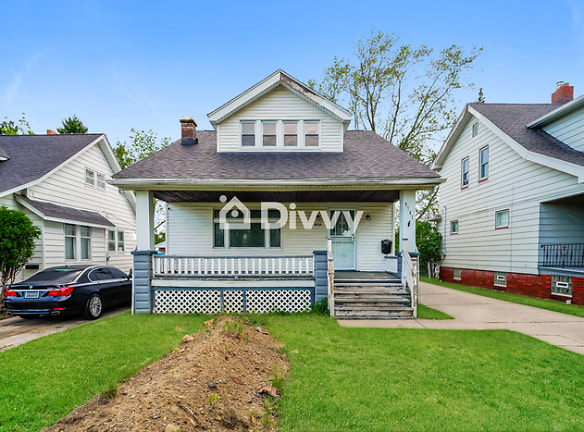 9707 Plymouth Ave - Garfield Heights, OH