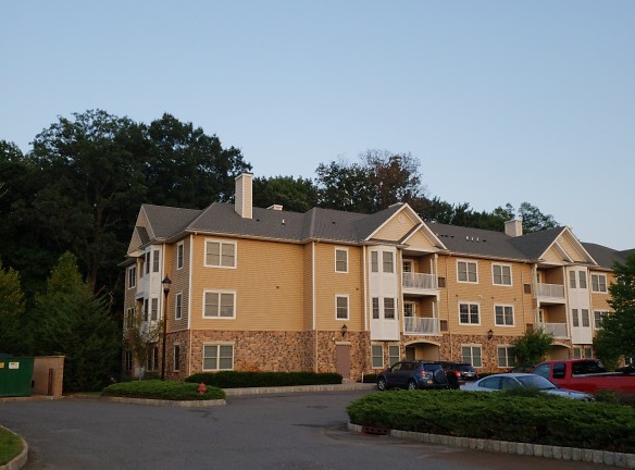 Twin Ponds Active Adult Community Apartments - Hamilton, NJ