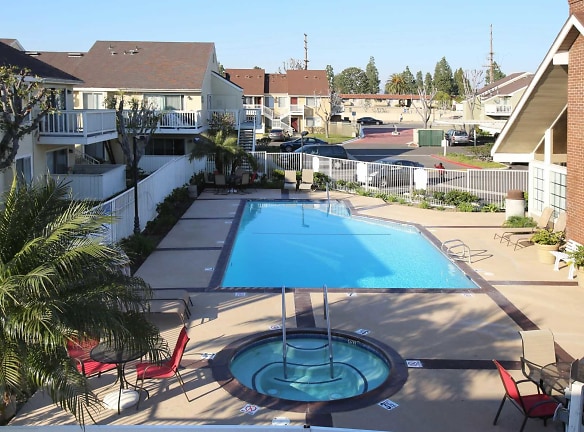 Amberway Apartments - Anaheim, CA