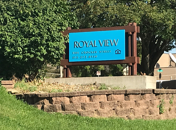 Royal View Manor Apartments - Des Moines, IA