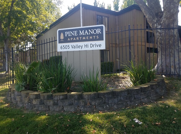 Pine Manor Apartments - Sacramento, CA