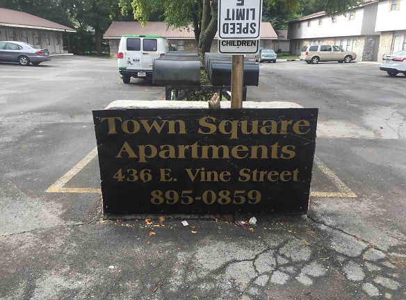 Town Square Apartments - Murfreesboro, TN