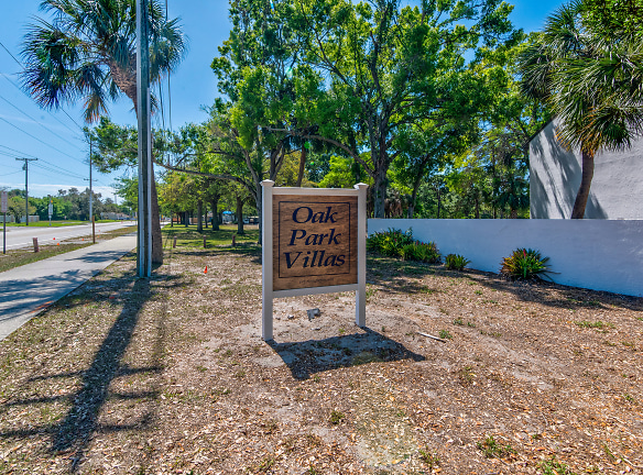 Oak Park Villas Apartments - Saint Petersburg, FL