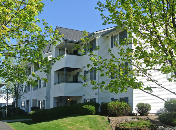 Farr Court Apartments - Spokane Valley, WA