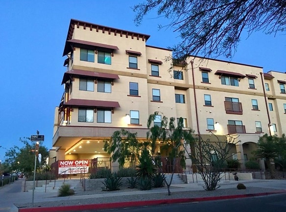 The Junction At Iron Horse Student Housing Apartments - Tucson, AZ