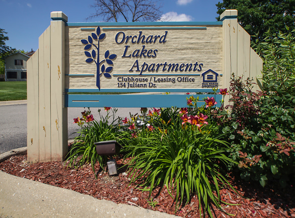 Orchard Lakes Apartments - Wood Dale, IL