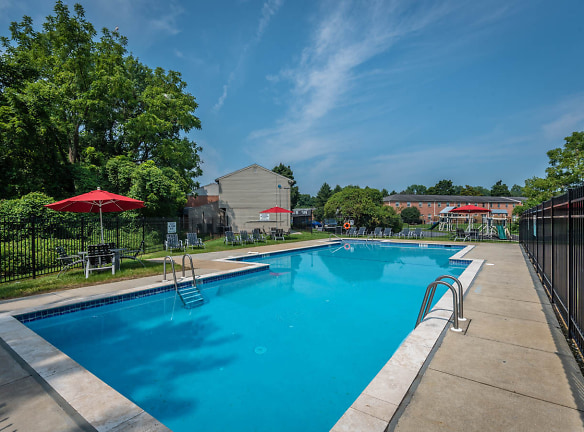 Windsor Court Townhomes - Lancaster, PA
