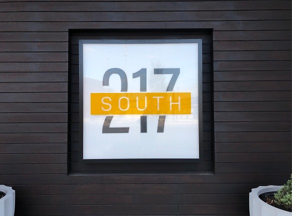 217 South Apartments - Champaign, IL