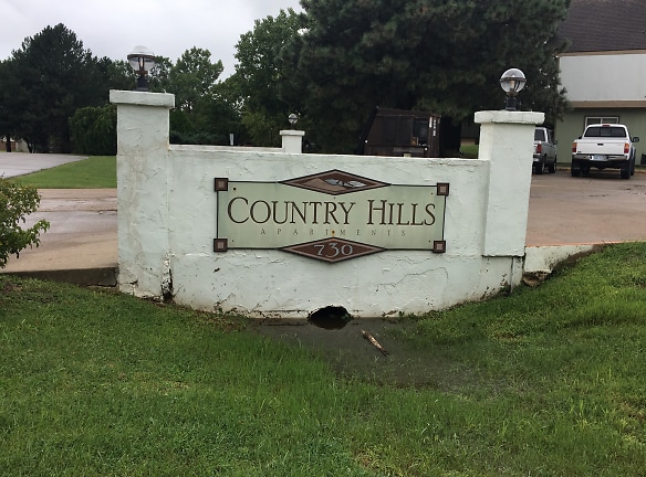 Country Hills Apartments - Salina, KS