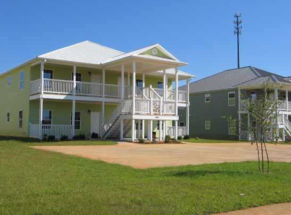 Club Villa Cottages - Perry, GA