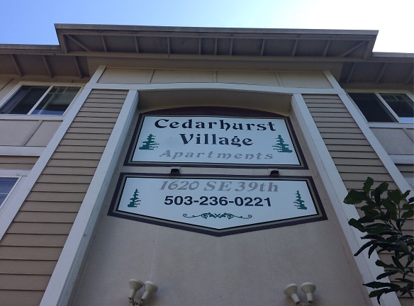 Cedarhurst Village Apartments - Portland, OR