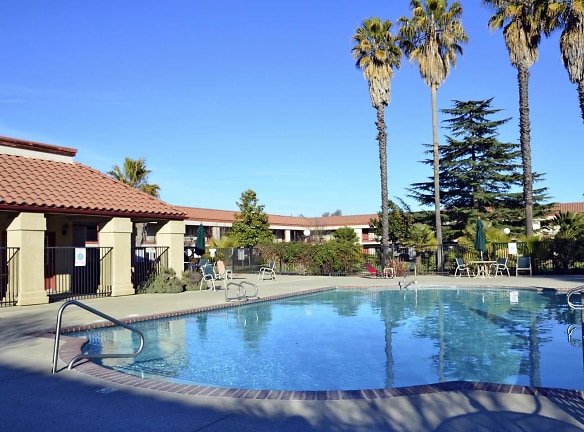 Villa Paseo Palms - Senior Residence 55+ - Paso Robles, CA