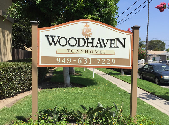 Woodhaven Townhomes Apartments - Costa Mesa, CA