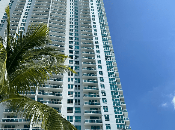 951 Brickell Ave unit 905 - Miami, FL