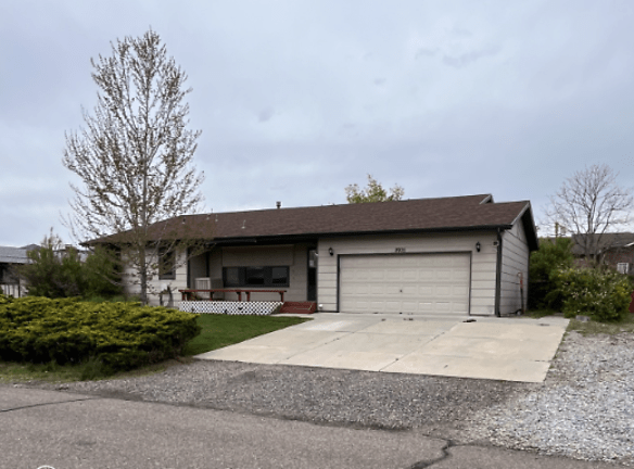 8905 South Brentwood St - Littleton, CO