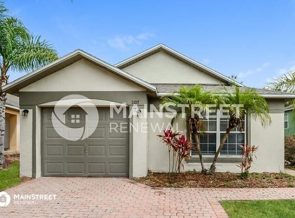1107 Mariner Cay Dr - Haines City, FL