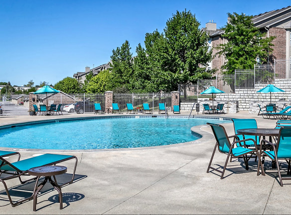 Whispering Hills Apartments - Omaha, NE