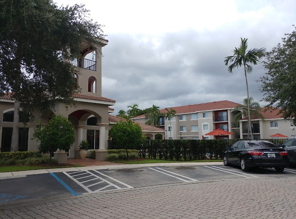 Eagles Landing Apartments - Miami Gardens, FL