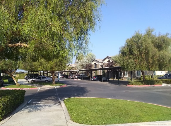 Valley Oak Apartments - Tulare, CA
