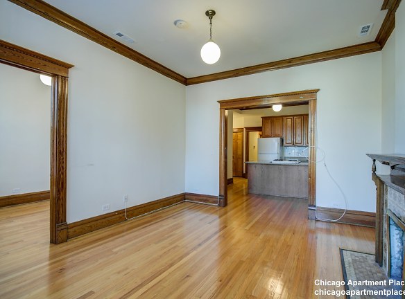 713 W Wrightwood Ave unit 2F - Chicago, IL