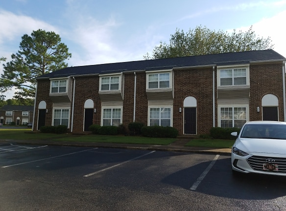 Sterling Point Apartment Homes - Oxford, AL