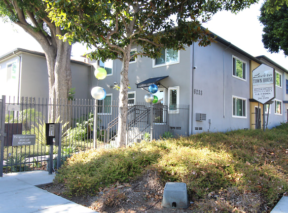 Ladera Townhouse Apartments - Los Angeles, CA