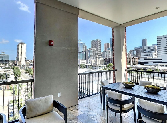 2111 Austin Apartments - Houston, TX
