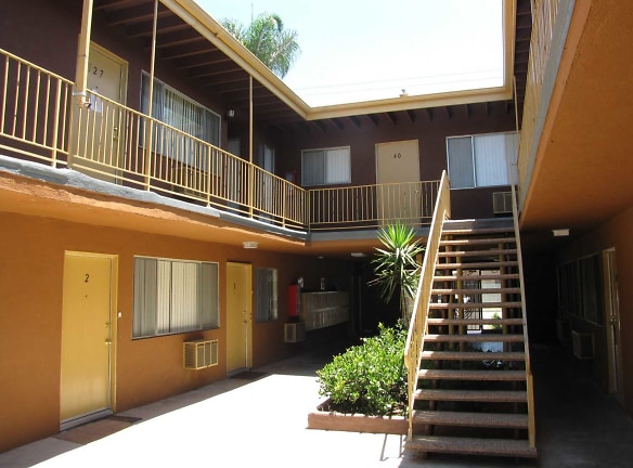 Eucalyptus Apartments - Bellflower, CA