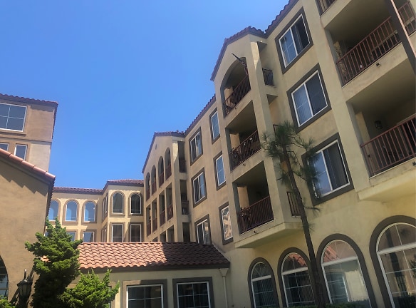 West Angeles Villas Apartments - Los Angeles, CA