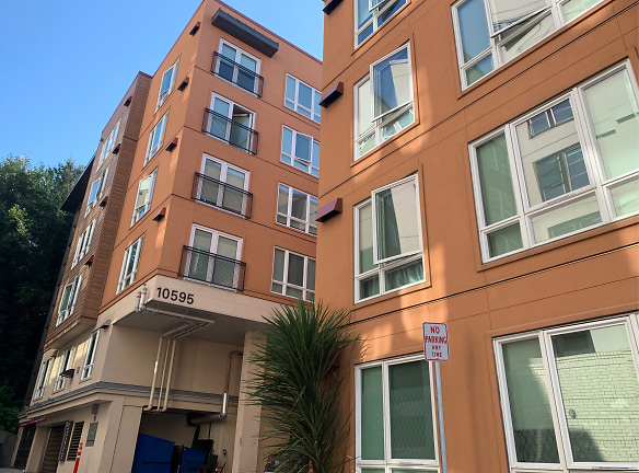 Main Street Flats Apartments - Bellevue, WA