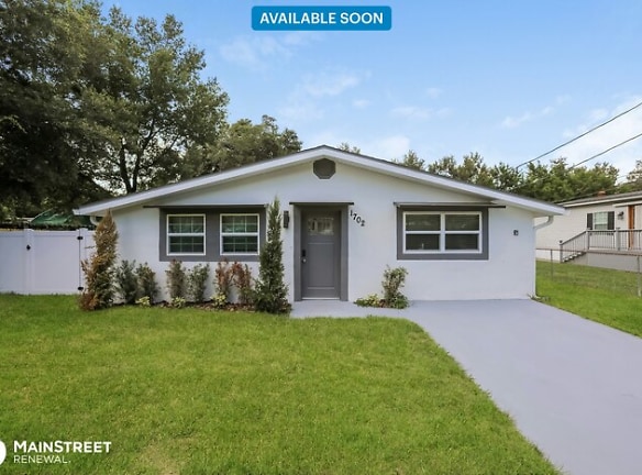 1702 Holliday Dr - Casselberry, FL