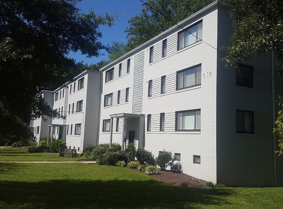 Parkway Apartments - Greenbelt, MD