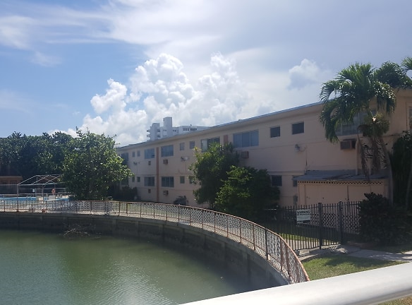 Park Isle Club Apartments - Miami Beach, FL