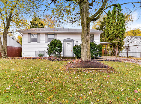 8703 Montery Rd - Indianapolis, IN